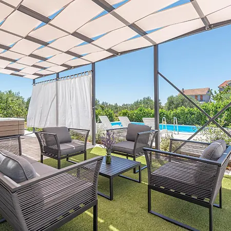 Beautiful In With Kitchen