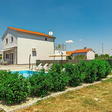 Vakantiehuis Beautiful In With Kitchen Kaocine