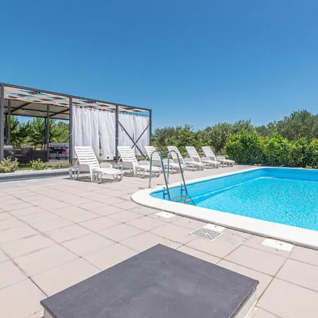 Beautiful In With Kitchen