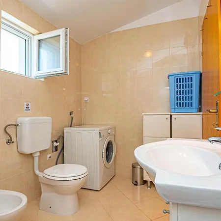 Feriehus Beautiful In With Kitchen