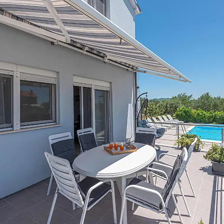 Beautiful In With Kitchen Vakantiehuis