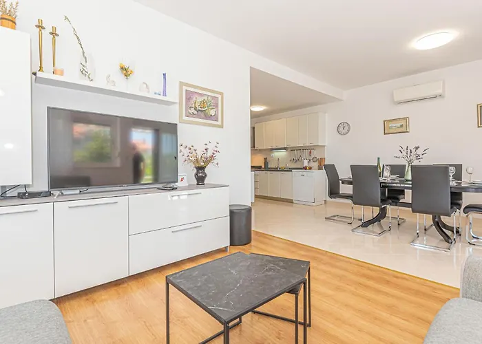 Beautiful In With Kitchen בית נופש *