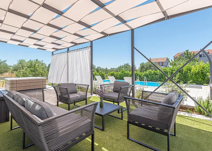 Beautiful In With Kitchen