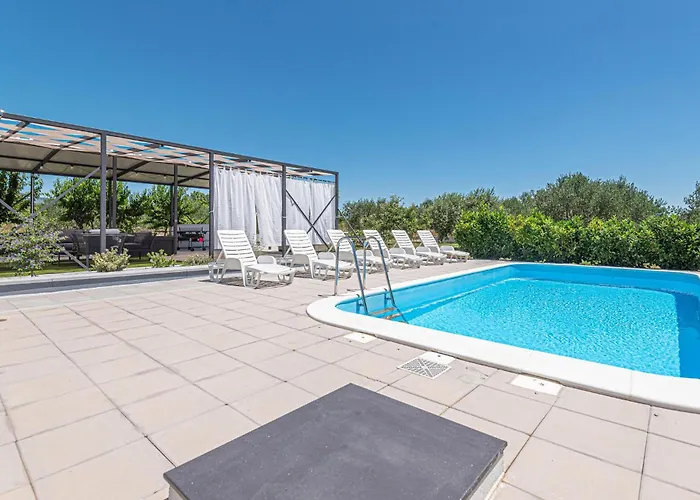 Beautiful In With Kitchen