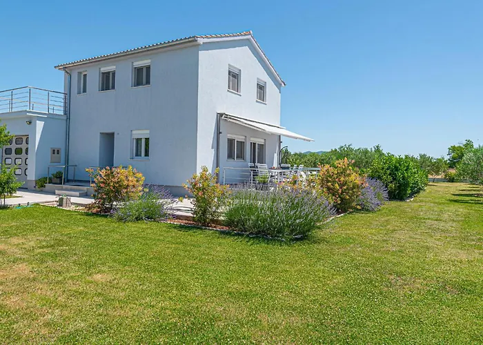 Σπίτι διακοπών Beautiful In With Kitchen