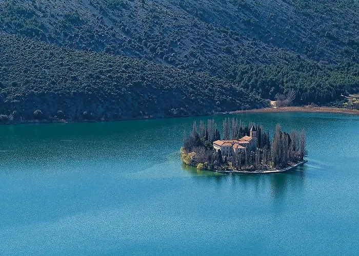 Beautiful In With Kitchen בית נופש